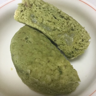 お餅入り豆腐のおから蒸しパン抹茶風味